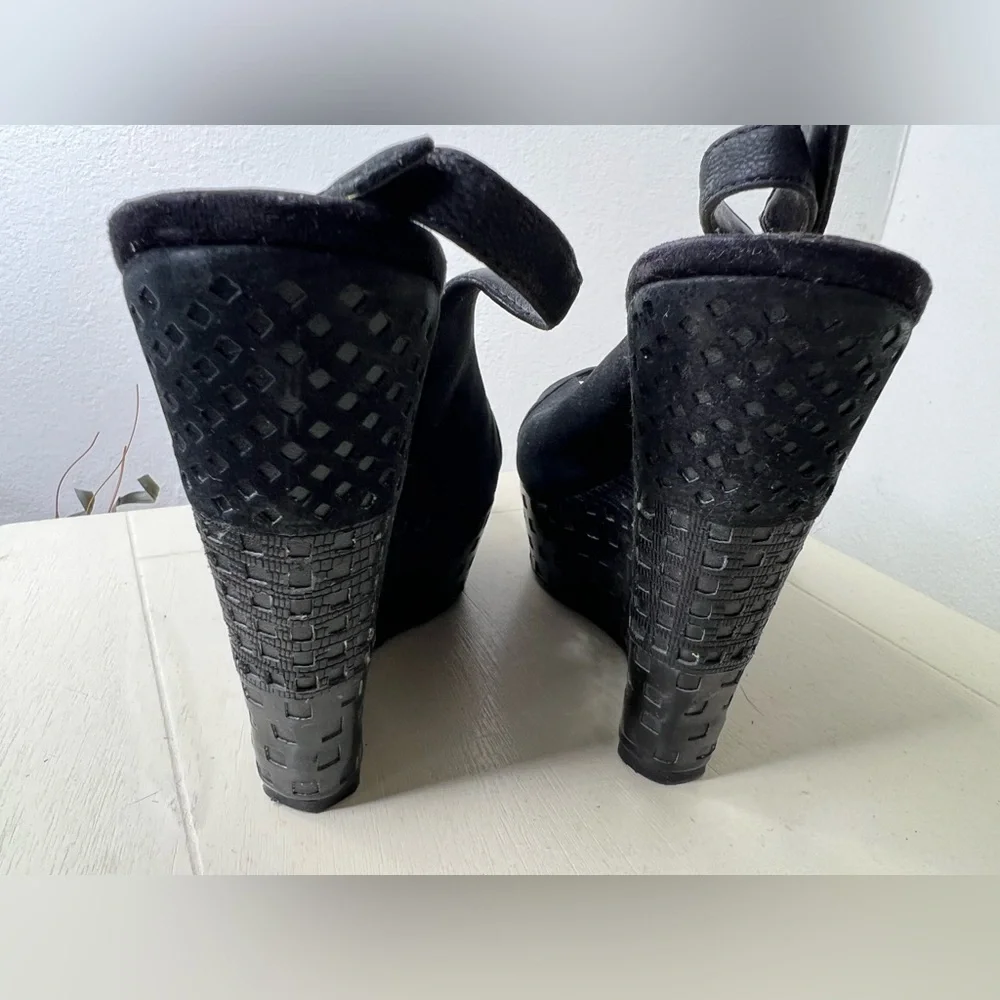 Gianni Bini Black Wedge